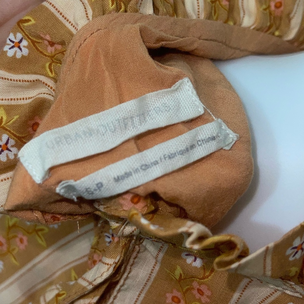 Urban Outfitters ruffle crop top - Picture 8 of 8